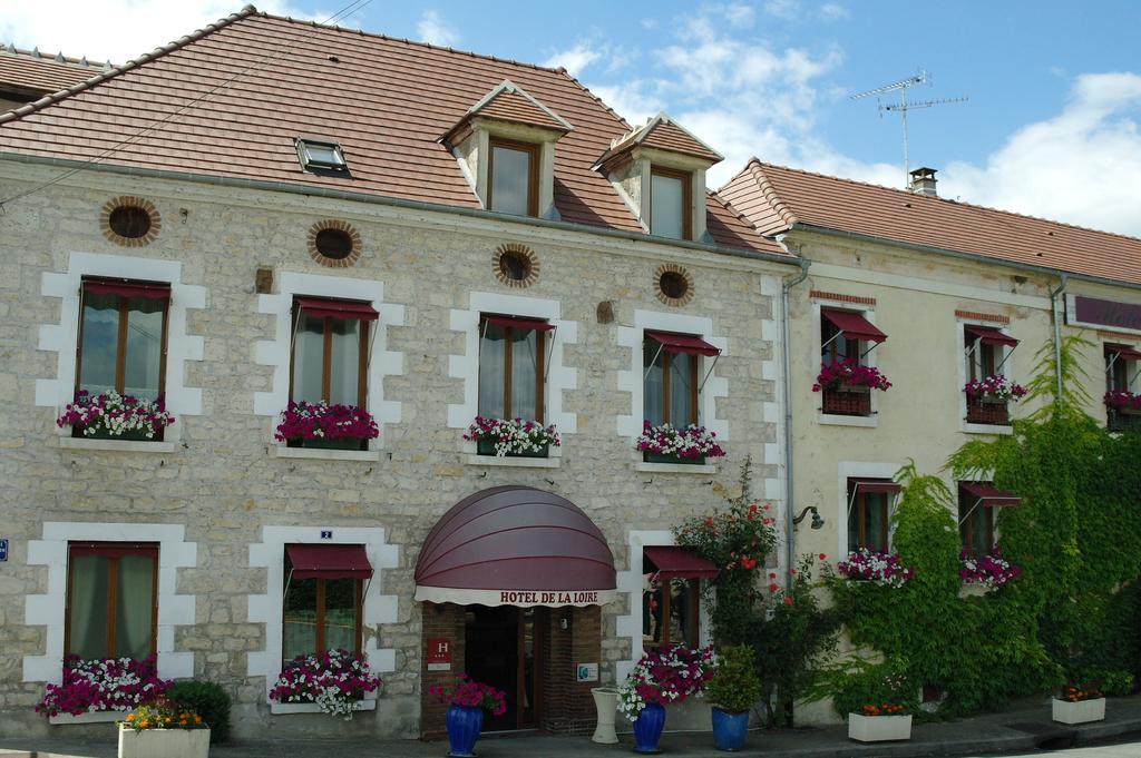 Hotel De La Loire Saint-Satur Exterior photo